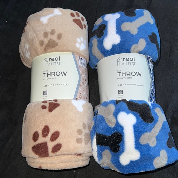 NEW!!! BUNDLE!!! 2 REAL LIVING SOFT THROW PET PUPPY DOG FLEECE BLANKETS